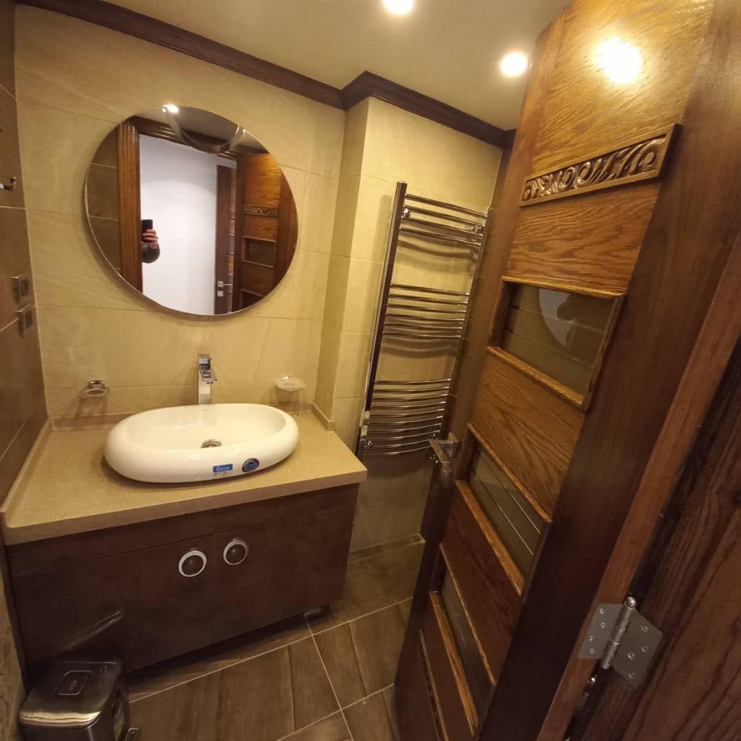 للبيع شقة سكنية بدمشق منطقه المالكي طلعة مشفى الشامي