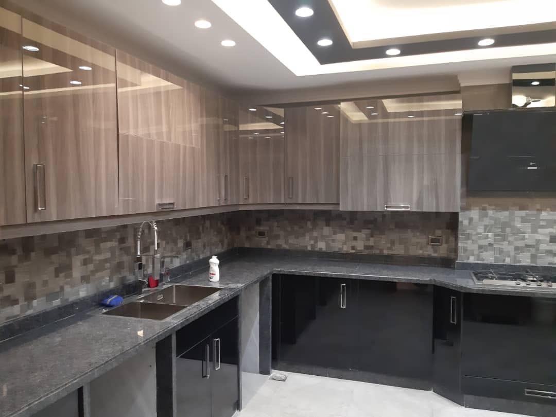 للبيع شقة سكنية بدمشق منطقه المالكي طلعة مشفى الشامي