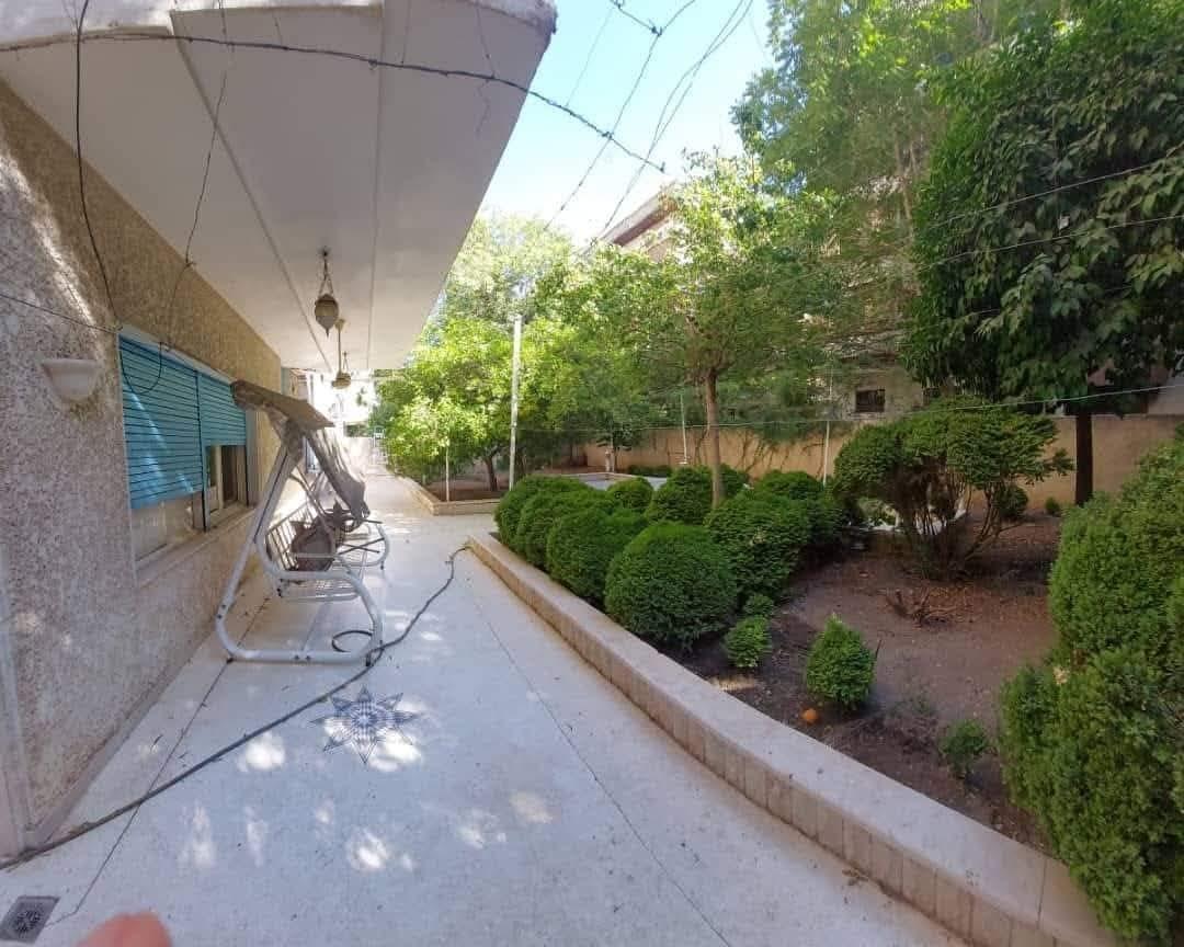 للبيع منزل في دمشق المالكي امتداد القاعة الشامية ارضي مع حديقة