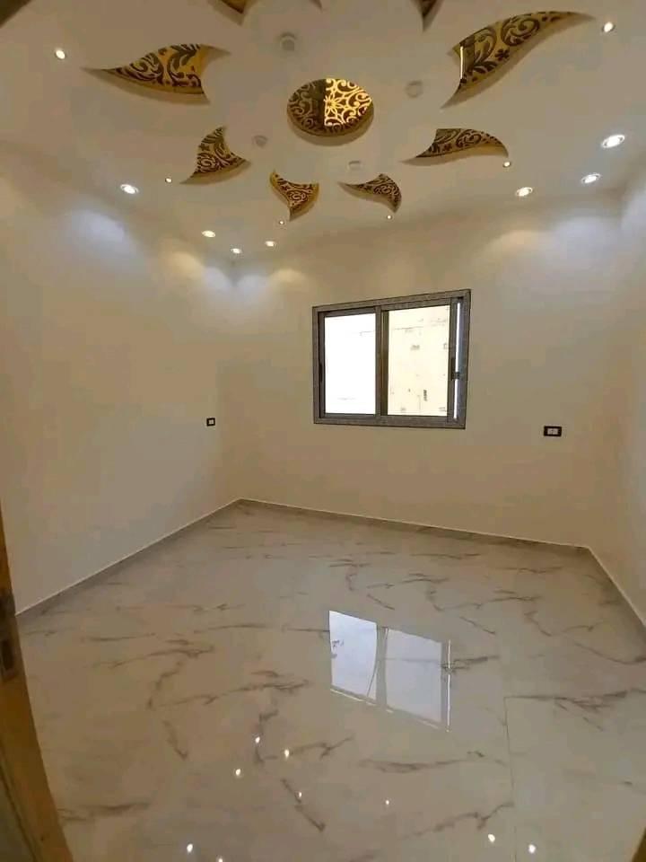 للبيع شقه سيدي مقداد عشارع العام مباشرة زاويه اطلاله مفتوحه