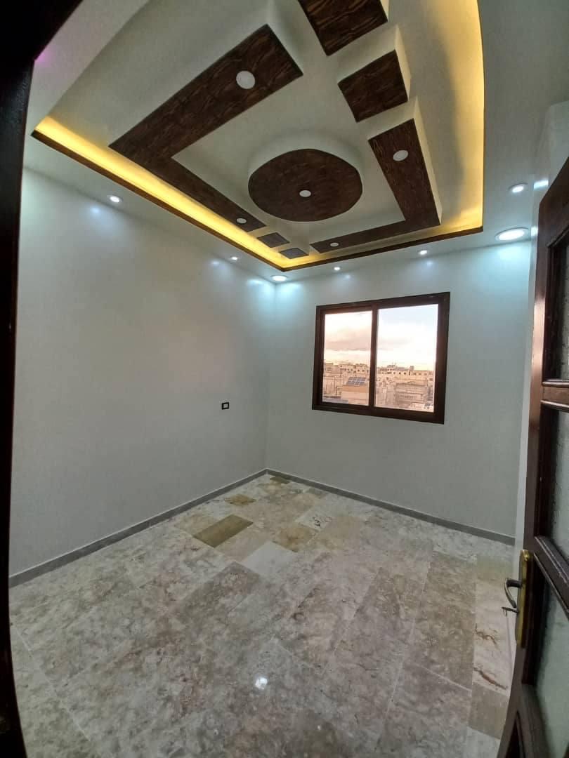 للبيع شقا سكنيه بيت سحم قرب صيدليه دوار جمل