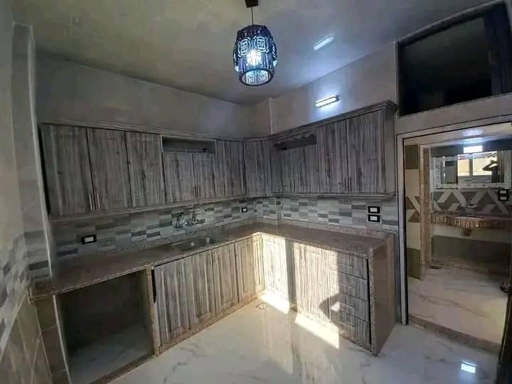 للبيع شقه سيدي مقداد عشارع العام مباشرة زاويه اطلاله مفتوحه