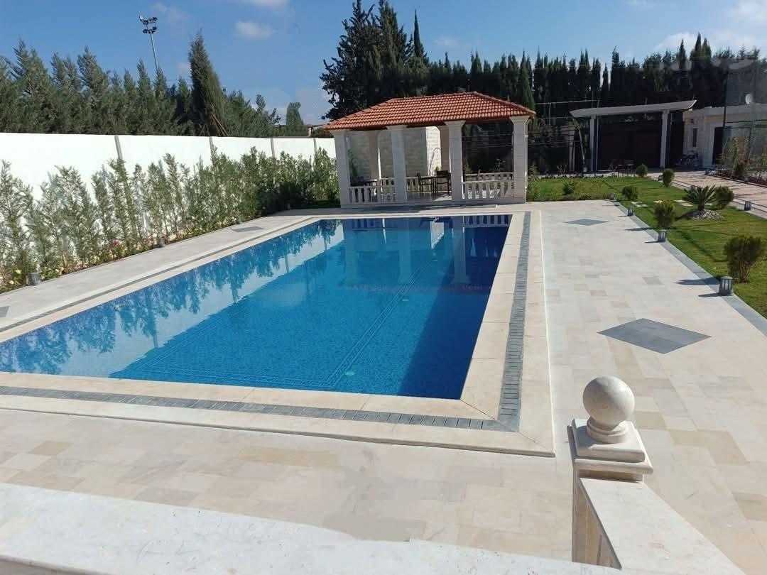 فيلا للبيع في دروشا جانب جامع الرحمن ضمن تجمع فلل راقي