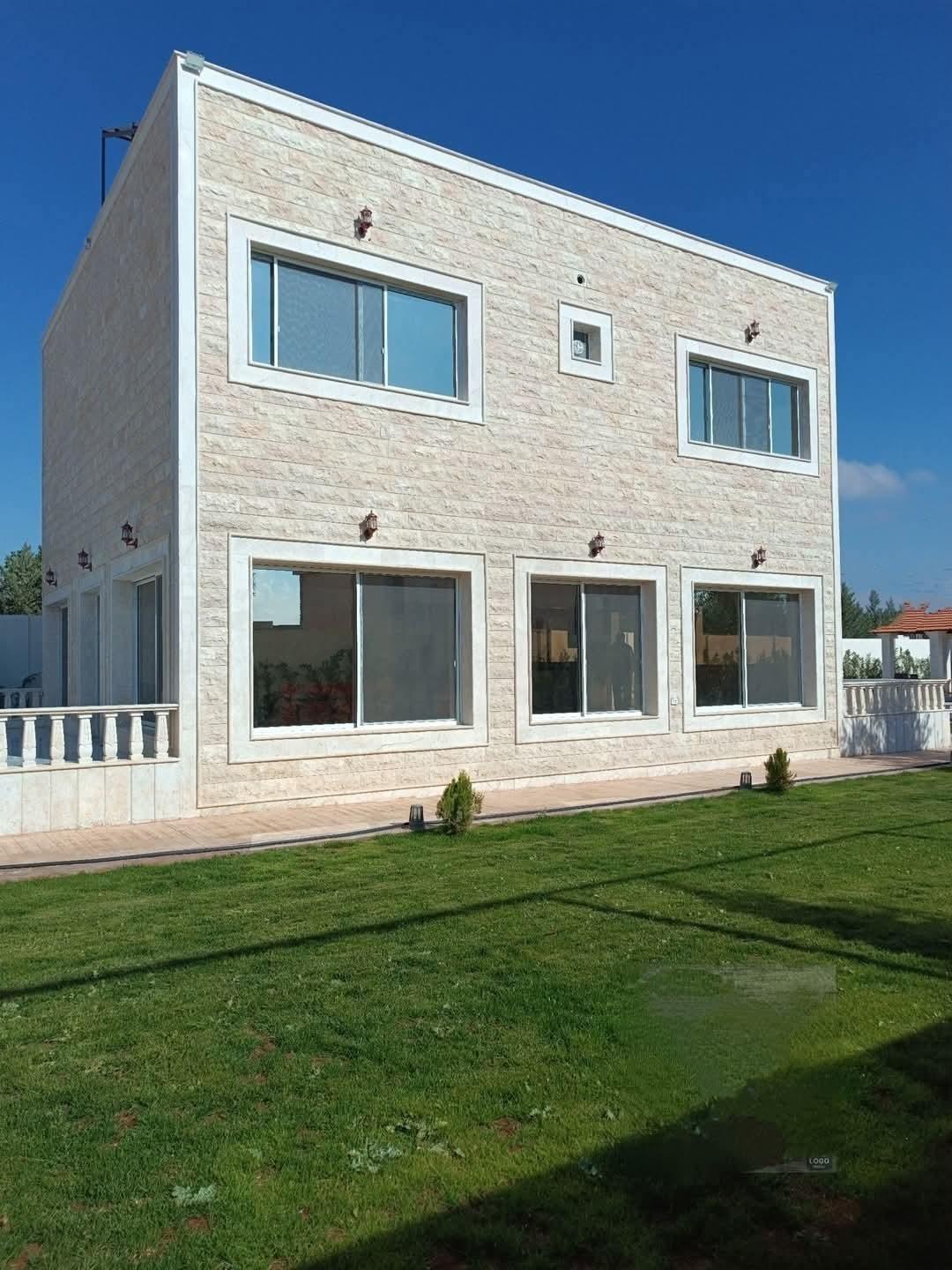 فيلا للبيع في دروشا جانب جامع الرحمن ضمن تجمع فلل راقي