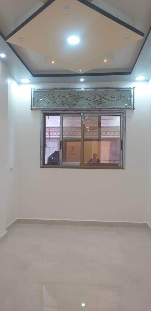 للبيع شقة ببيلا فوق سنتر الصلطان  طابق تاني شرقي شمالي