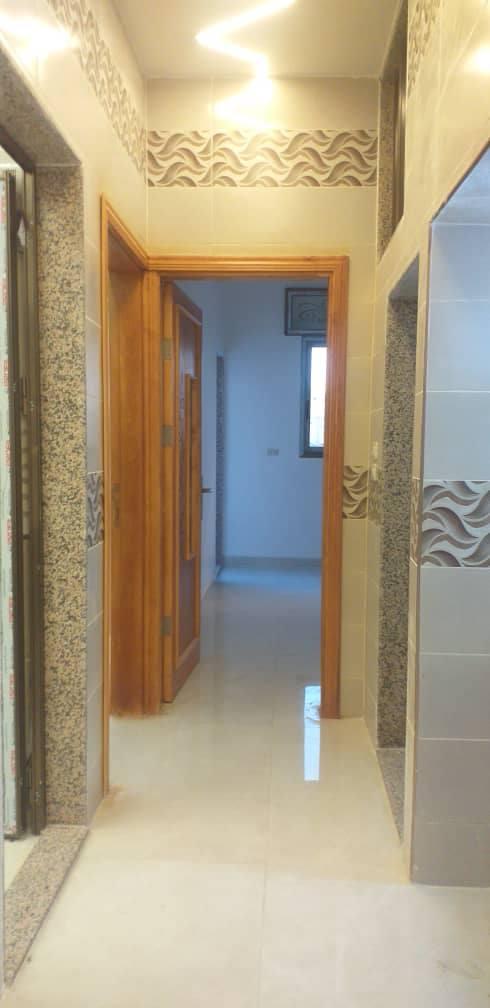 للبيع شقة ببيلا فوق سنتر الصلطان  طابق تاني شرقي شمالي