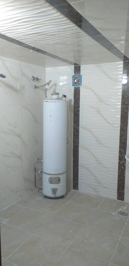 للبيع شقة ببيلا فوق سنتر الصلطان  طابق تاني شرقي شمالي