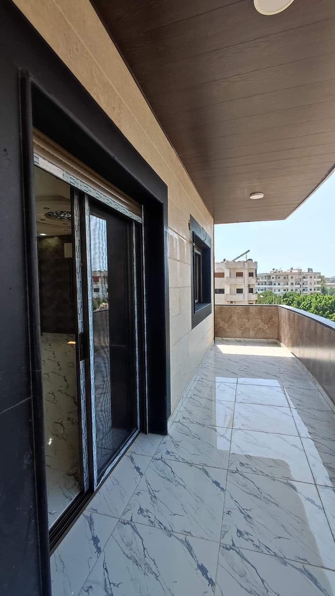 شقه للبيع في طرطوس نسق تاني شارع ميسلون