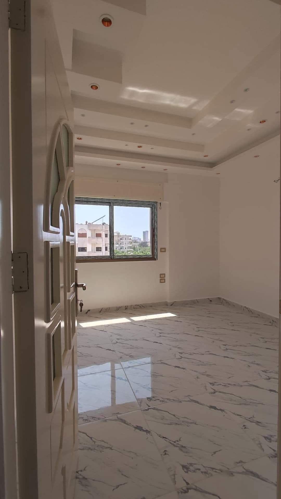 شقه للبيع في طرطوس نسق تاني شارع ميسلون