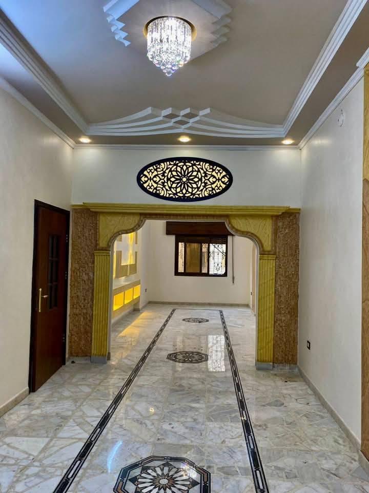 للبيع شقة سكنية في مدينه حرستا موقع حي كرم