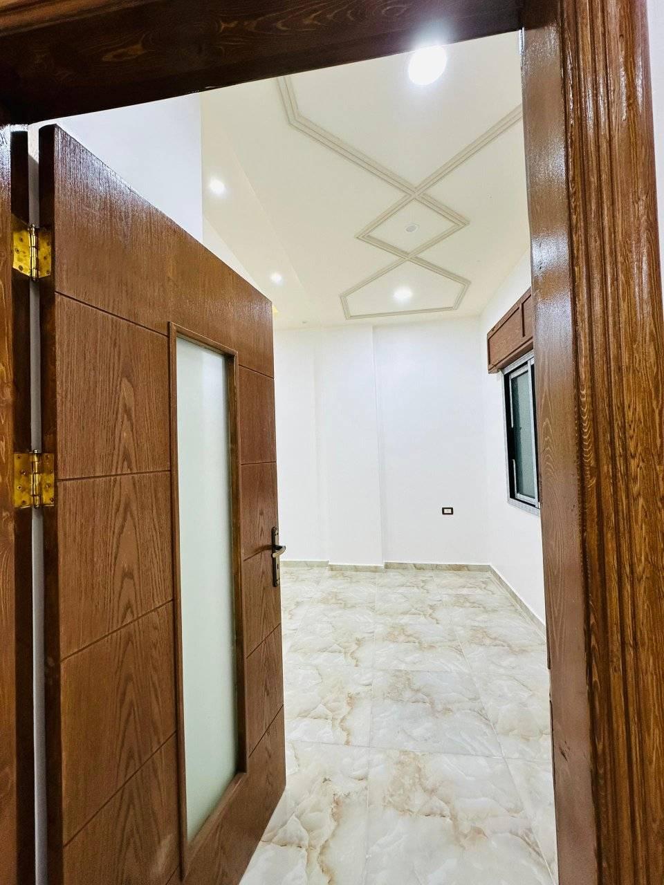 منزل للبيع شقة طابق ثاني فني واجهة في معضمية الشام