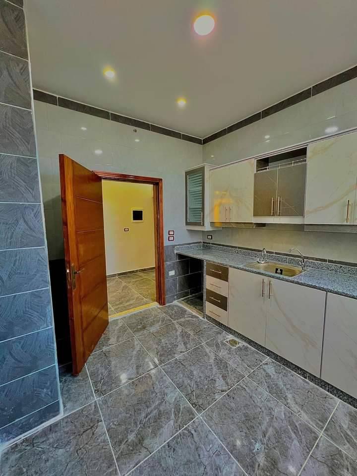 للبيع شقة بمعضمية الشام طابق ثالث المساحة 115م