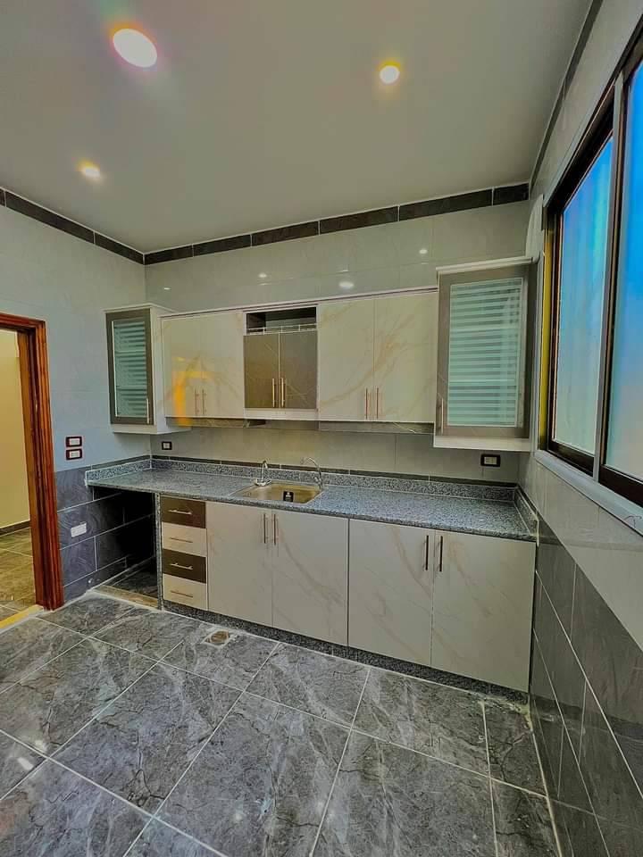 للبيع شقة بمعضمية الشام طابق ثالث المساحة 115م