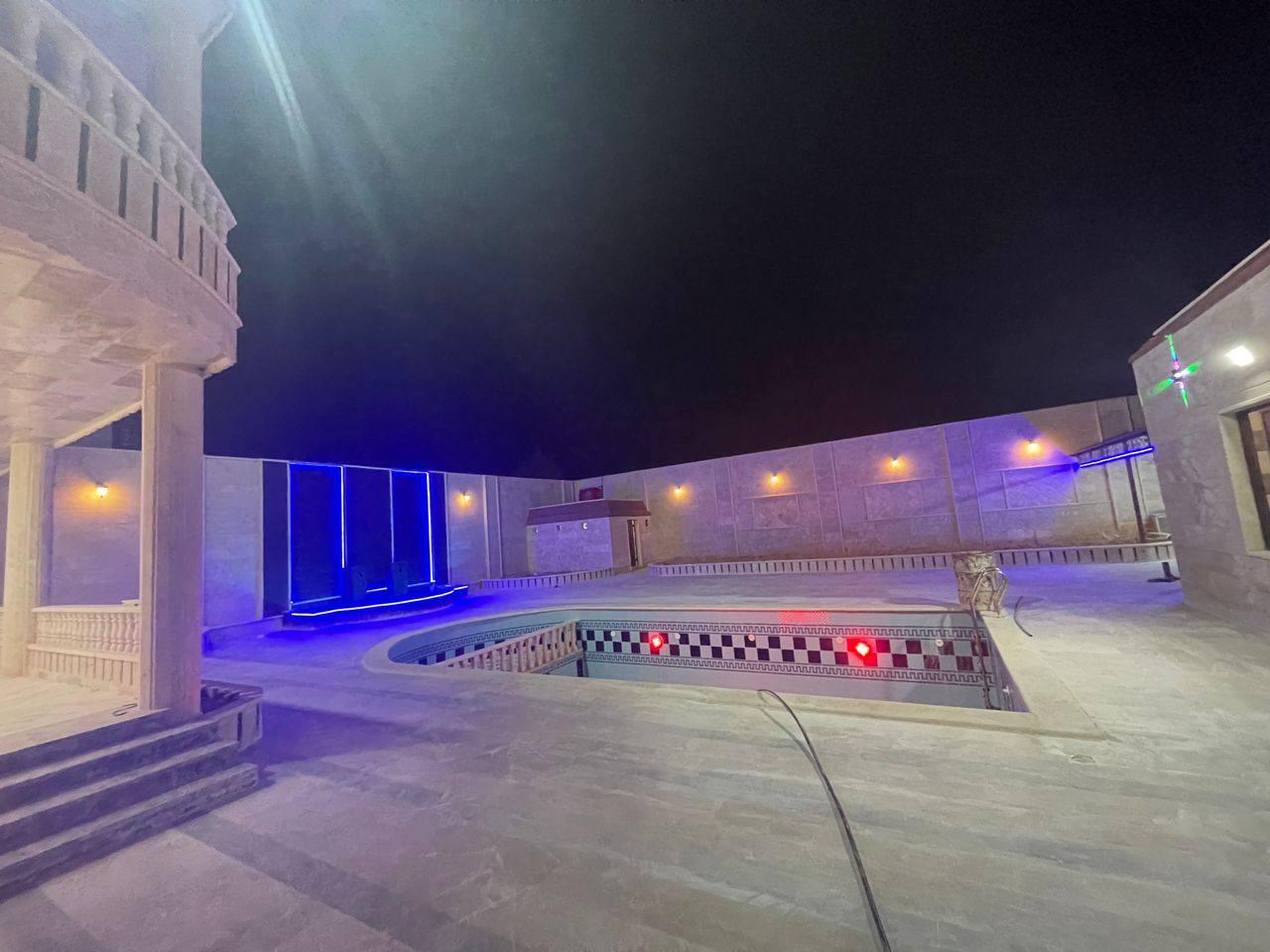 فيلا مميزة واكساء جديد سوبر ديلوكس طريق حمص مساحة 1000 متر