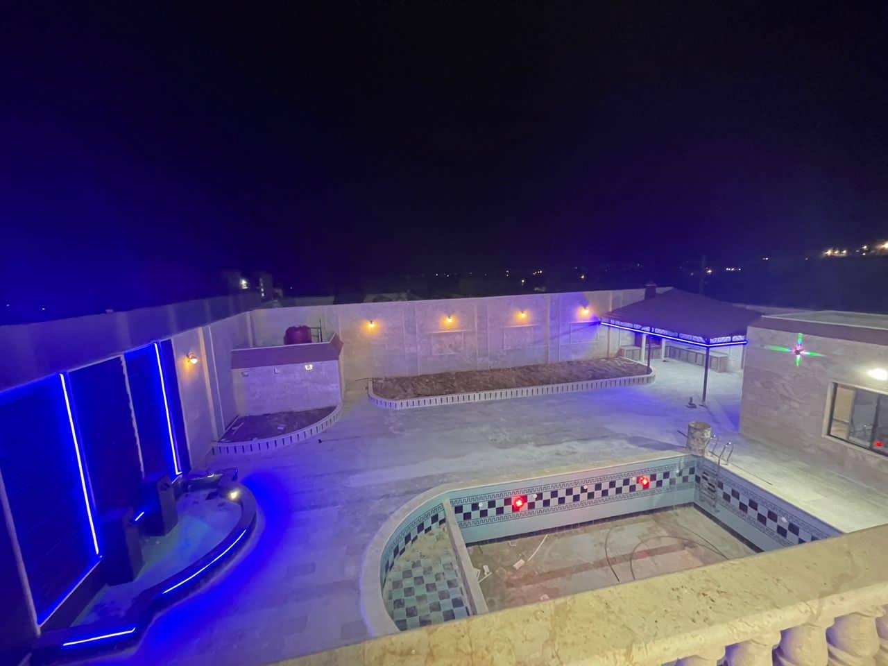 فيلا مميزة واكساء جديد سوبر ديلوكس طريق حمص مساحة 1000 متر