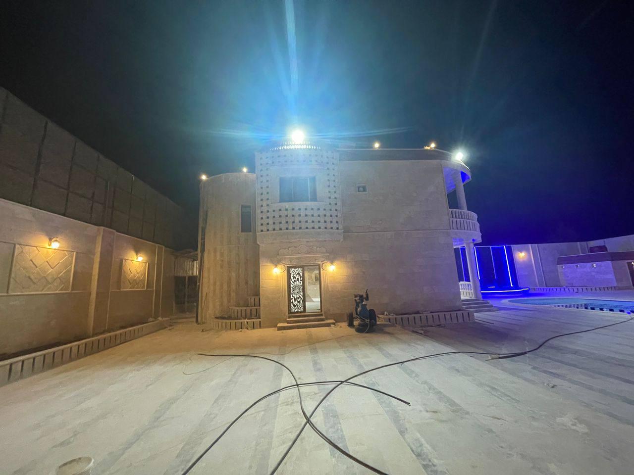 فيلا مميزة واكساء جديد سوبر ديلوكس طريق حمص مساحة 1000 متر