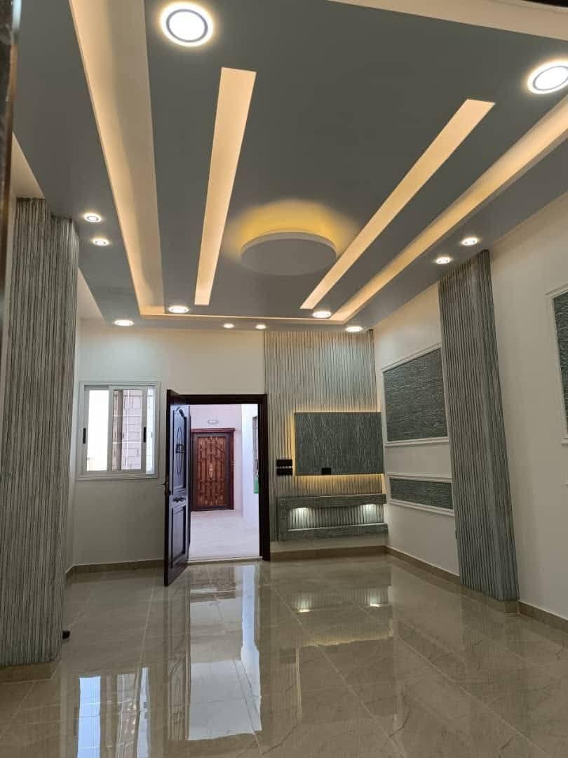 شقة للبيع في معضمية الشام شارع العام مساحة ١٥٠  متر