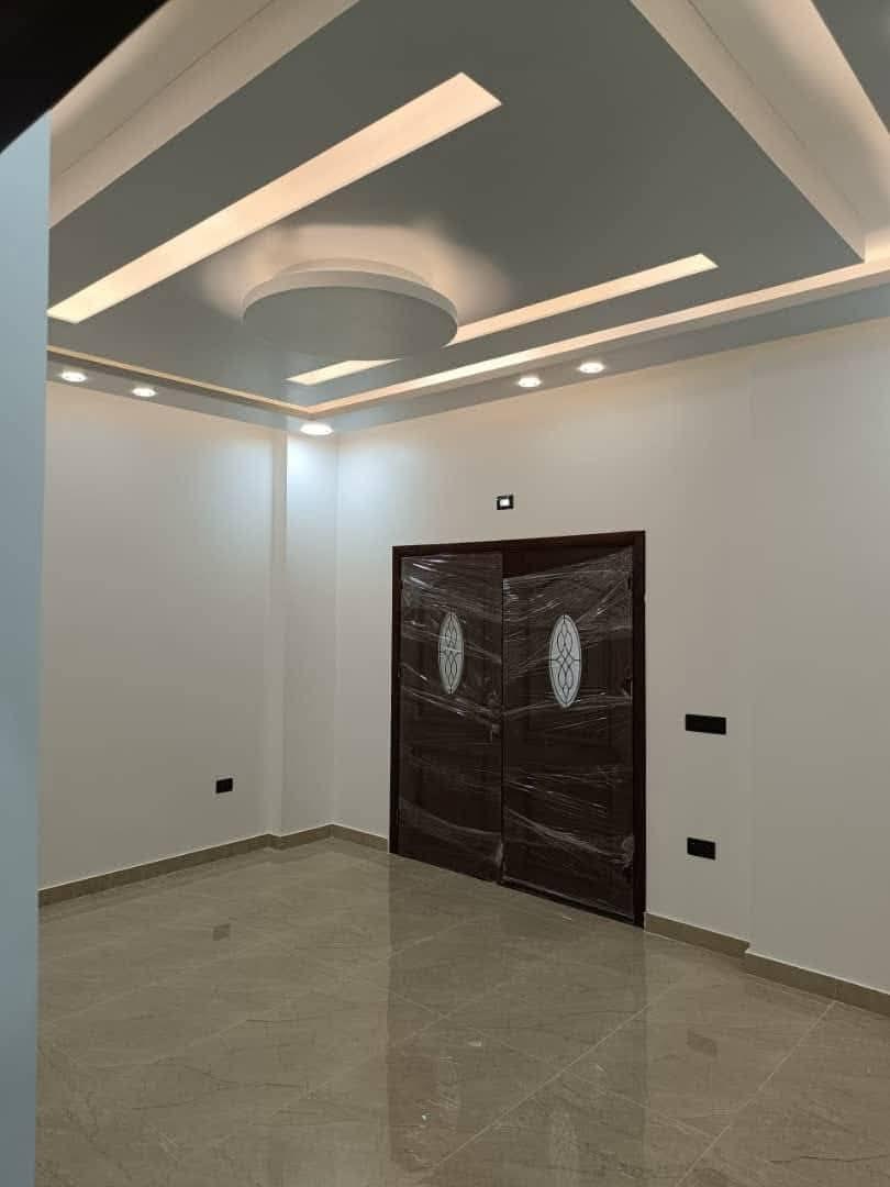 شقة للبيع في معضمية الشام شارع العام مساحة ١٥٠  متر