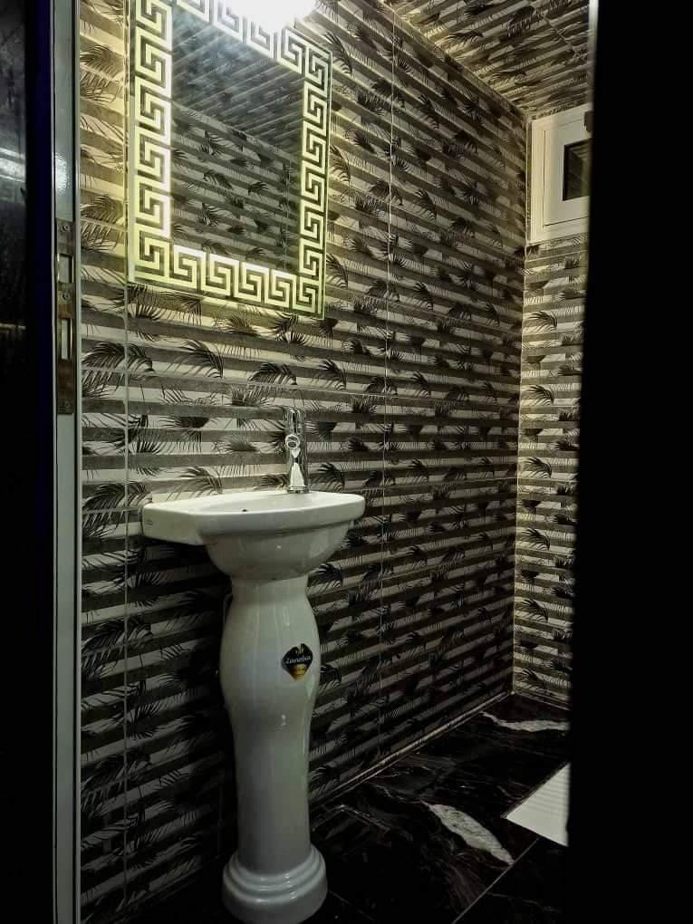 للبيع شقة في جديدة عرطوز البلد شارع الوزير طابق تاني سوكة