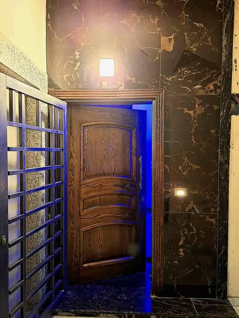 للبيع شقة في جديدة عرطوز البلد شارع الوزير طابق تاني سوكة