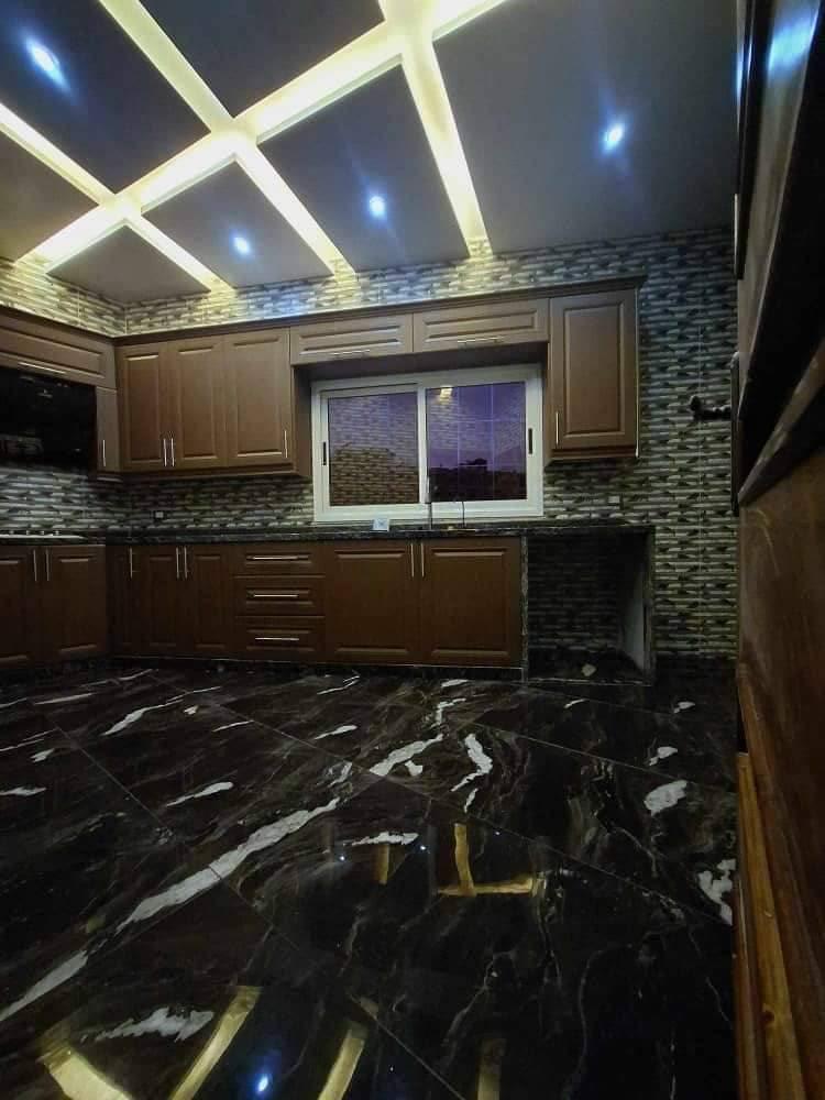 للبيع شقة في جديدة عرطوز البلد شارع الوزير طابق تاني سوكة