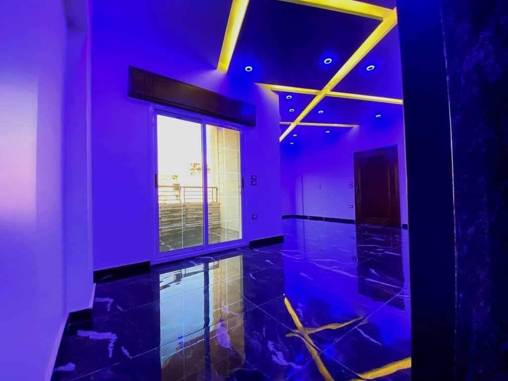 للبيع شقة في جديدة عرطوز البلد شارع الوزير طابق تاني سوكة