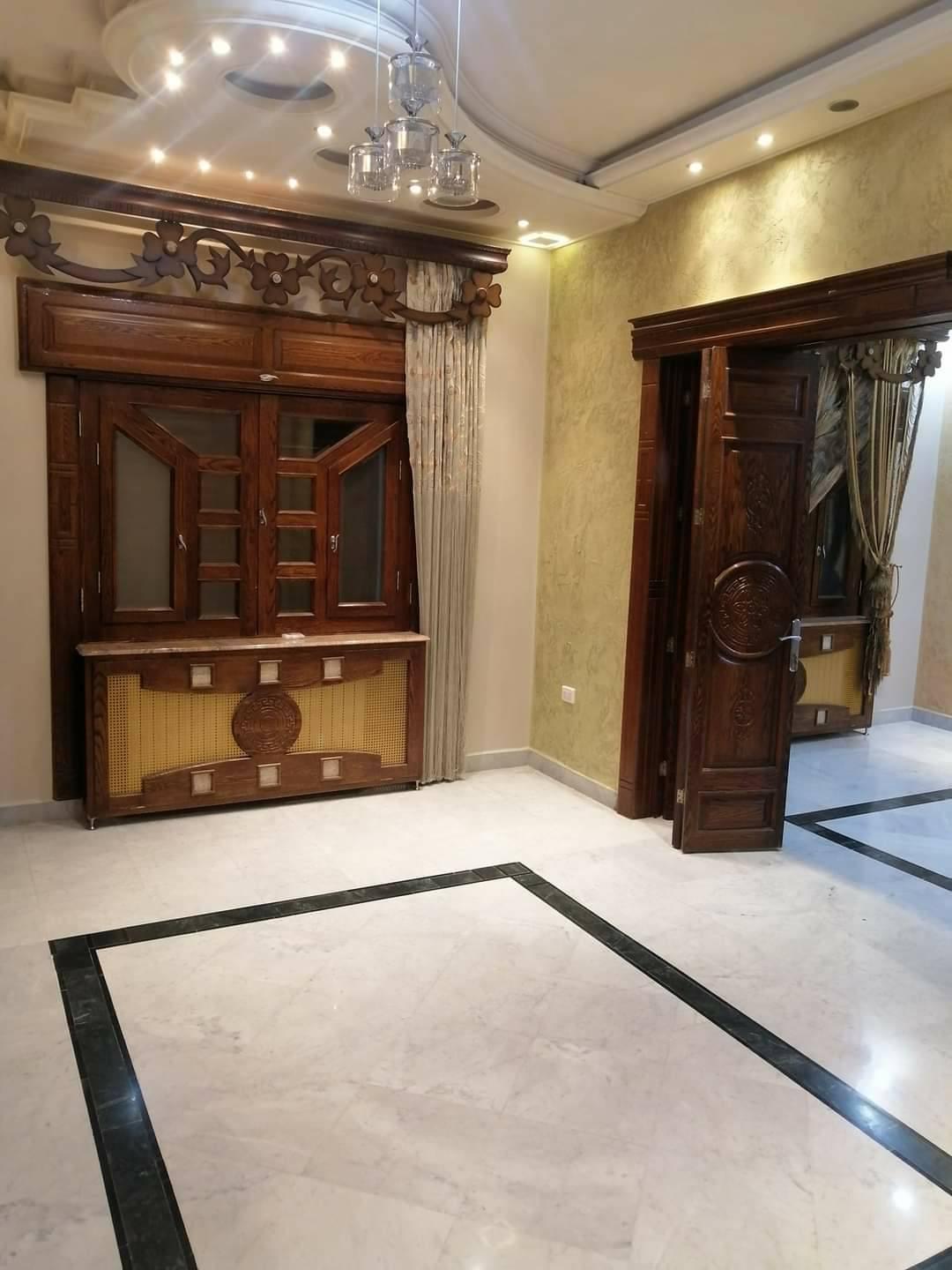 للبيع بيت بجمعية الزهراء عند جامع كعب بن مالك