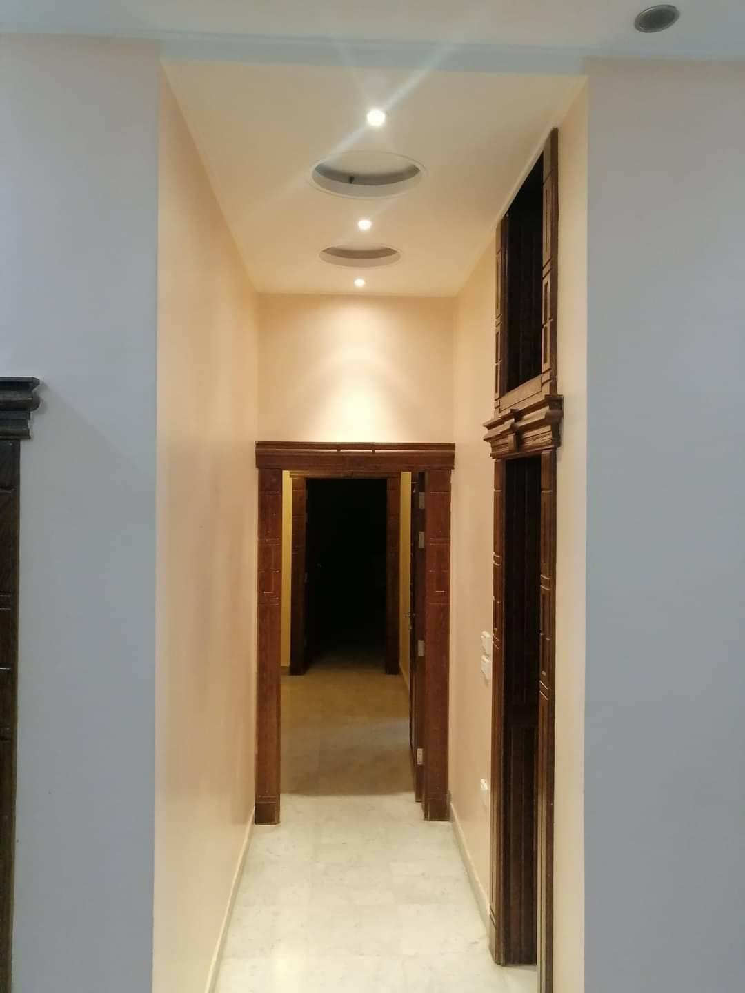 للبيع بيت بجمعية الزهراء عند جامع كعب بن مالك