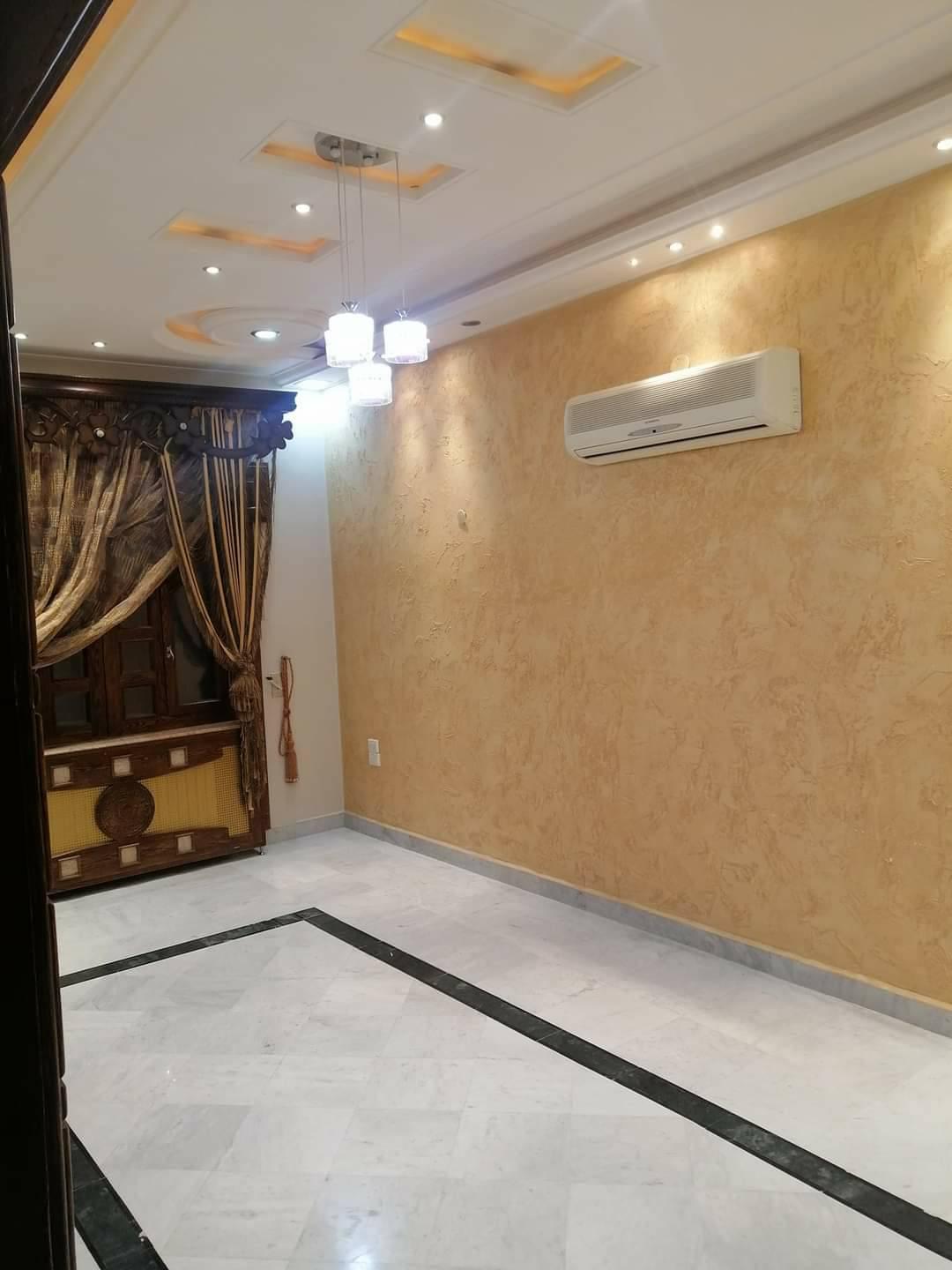 للبيع بيت بجمعية الزهراء عند جامع كعب بن مالك