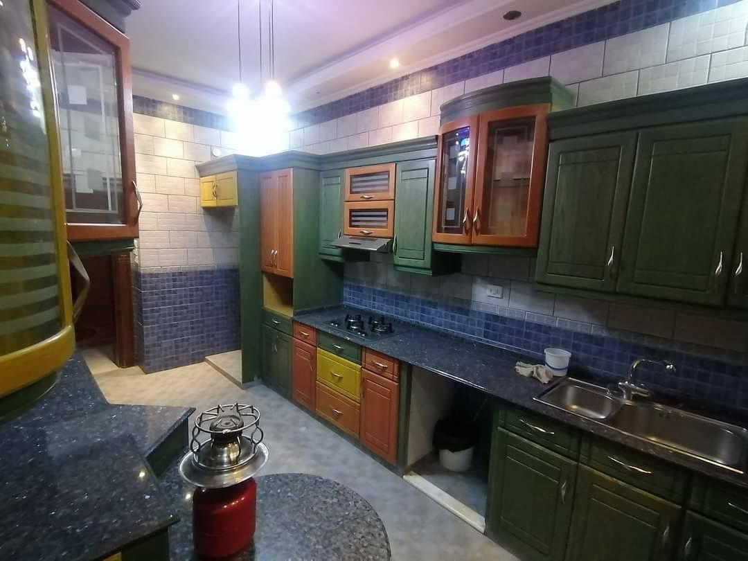 للبيع بيت بجمعية الزهراء عند جامع كعب بن مالك