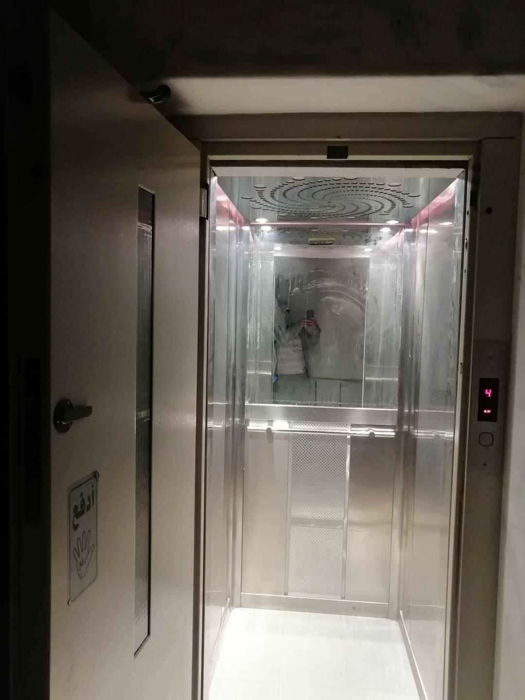 للبيع بيت بجمعية الزهراء عند جامع كعب بن مالك