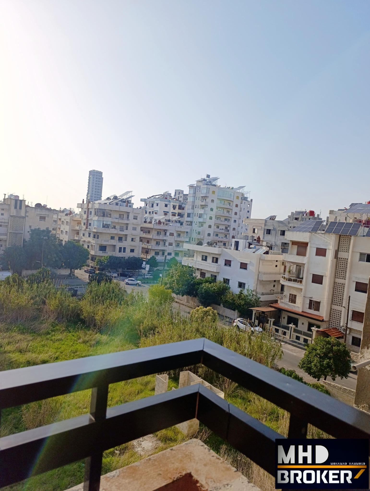 للبيع شقه في طرطوس الحمرات ضمن حي من أرقى الأحياء