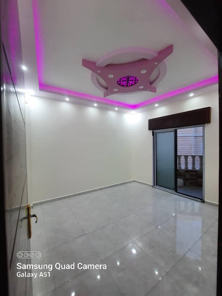 للبيع بالمعضمية شقة ط2 قريبة من الشارع العام وجنب جامع أبوبكر