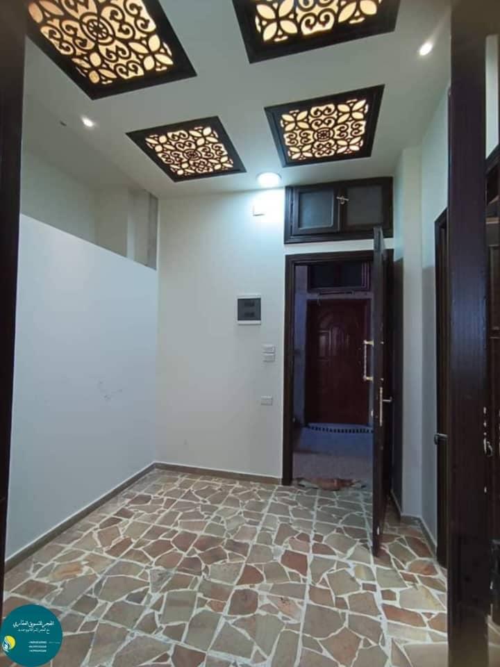 للبيع شقة زاوية في حماة القصور نزلة جامع اديب