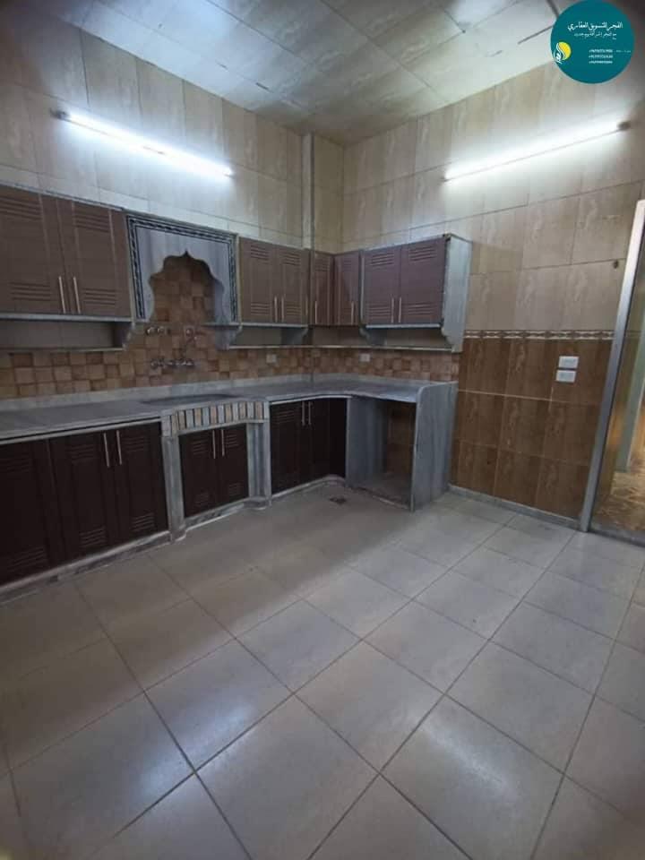 للبيع شقة زاوية في حماة القصور نزلة جامع اديب