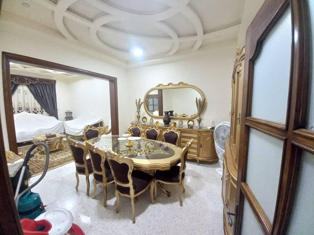 للبيع شقة سكنية مع العفش في حي حلب الجديدة جنوبي