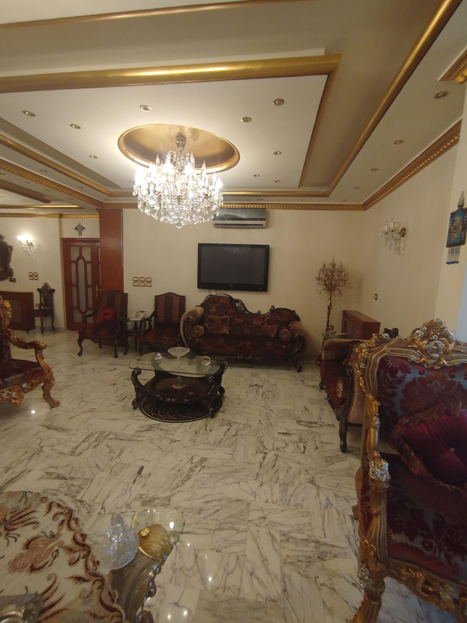 منزل للبيع بمنطقة أستراد التربيه على الشارع مباشر