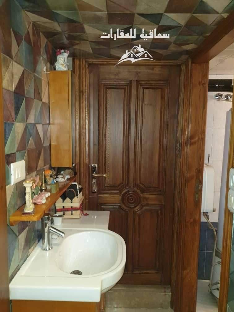 شقه للبيع في حي الخالديه آخر شارع النيل